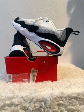 Nike Kids Air Max Nova Black/White/Red Casual Sneakers